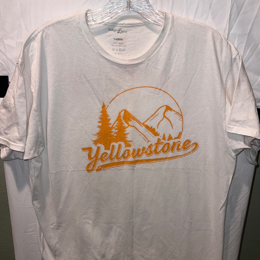 Ruby & Lace Yellowstone Graphic T-Shirt White Orange Mountain Longhorn Large